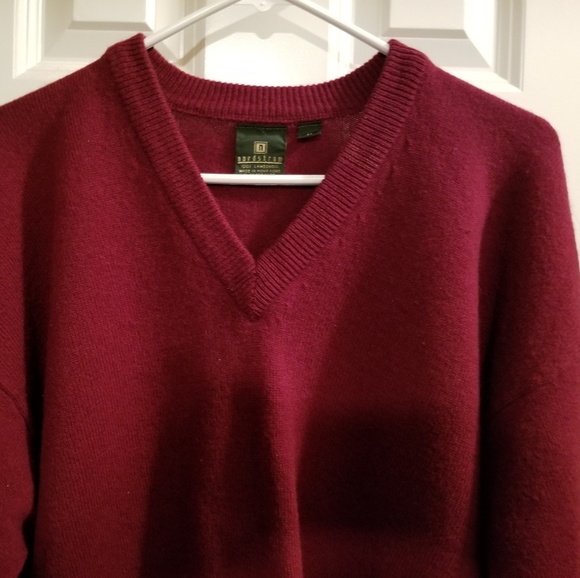 Burgandy Lambswool V-Neck Sweater - Picture 4 of 5